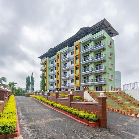 Treebo Green Village Resort - Goa Maneri  Bagian luar foto