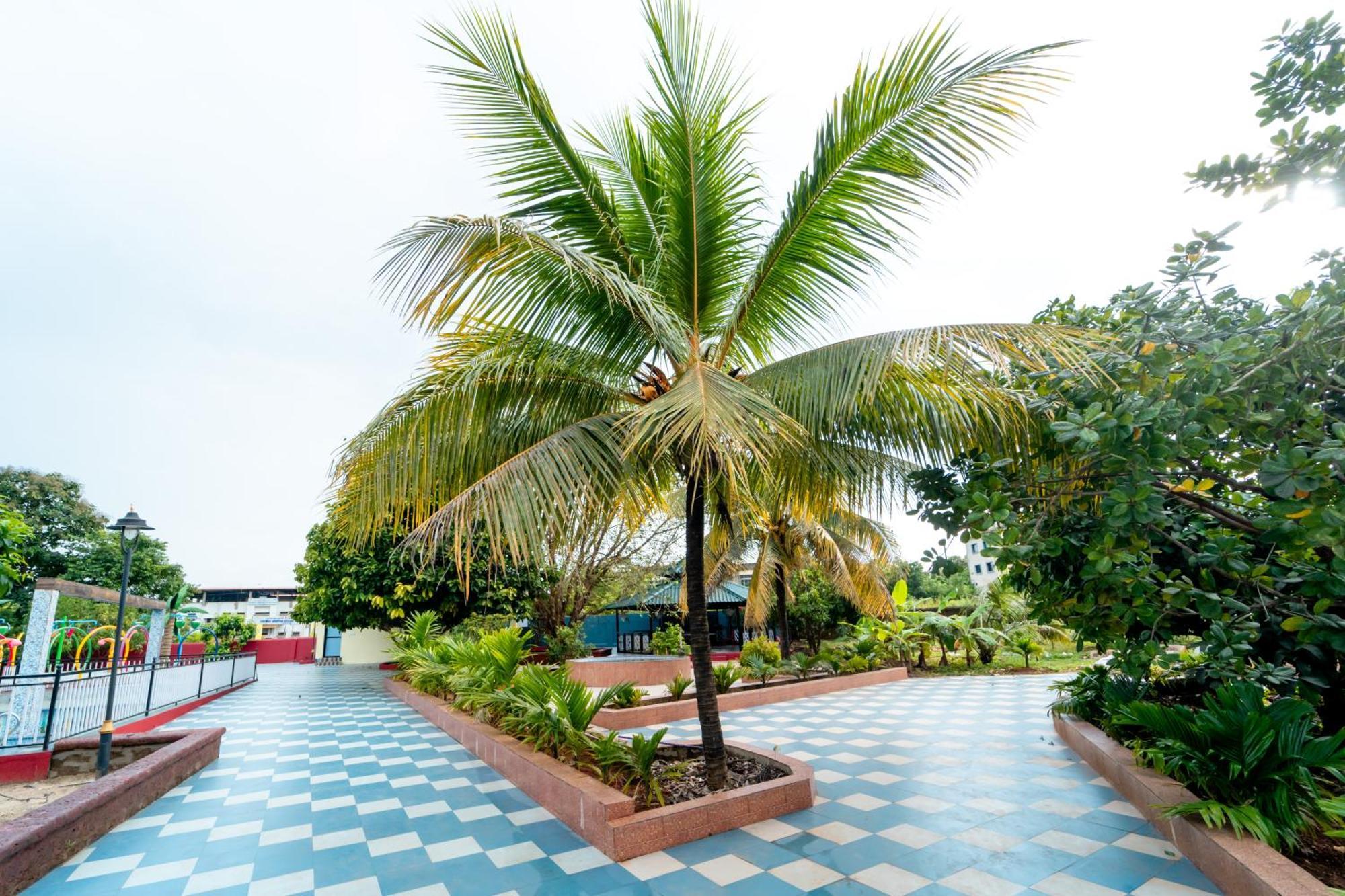 Treebo Green Village Resort - Goa Maneri  Bagian luar foto