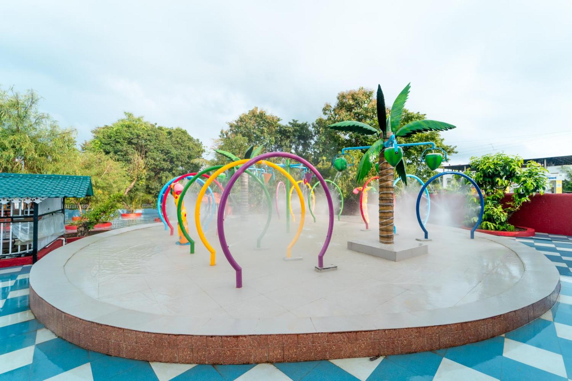Treebo Green Village Resort - Goa Maneri  Bagian luar foto